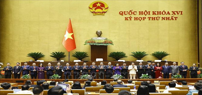 Komite Sains, Teknologi dan Lingkungan Hidup menyampaikan Resolusi Komite Tetap Majelis Nasional tentang masalah kepegawaian